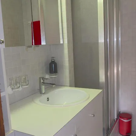 Apartment Malgre-tout Appartement-fewo- Dusche Oder Bad- Wc- 1 Schlafraum 2-bettwohnung By Interhome Saanen